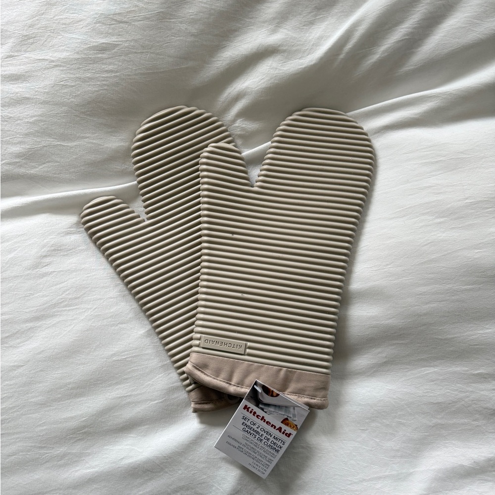 KitchenAid Beige Oven Mitts